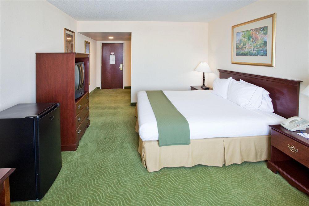 Holiday Inn Express & Suites I-26 & Us 29 At Westgate Mall, An Ihg Hotel Spartanburg Szoba fotó