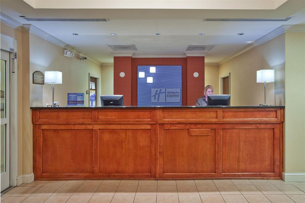 Holiday Inn Express & Suites I-26 & Us 29 At Westgate Mall, An Ihg Hotel Spartanburg Beltér fotó